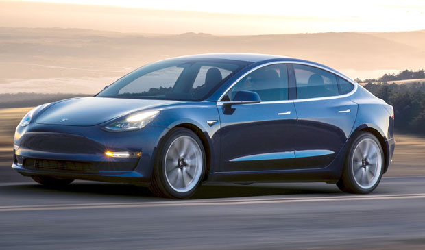 Тесла 3 вози 500 км!
